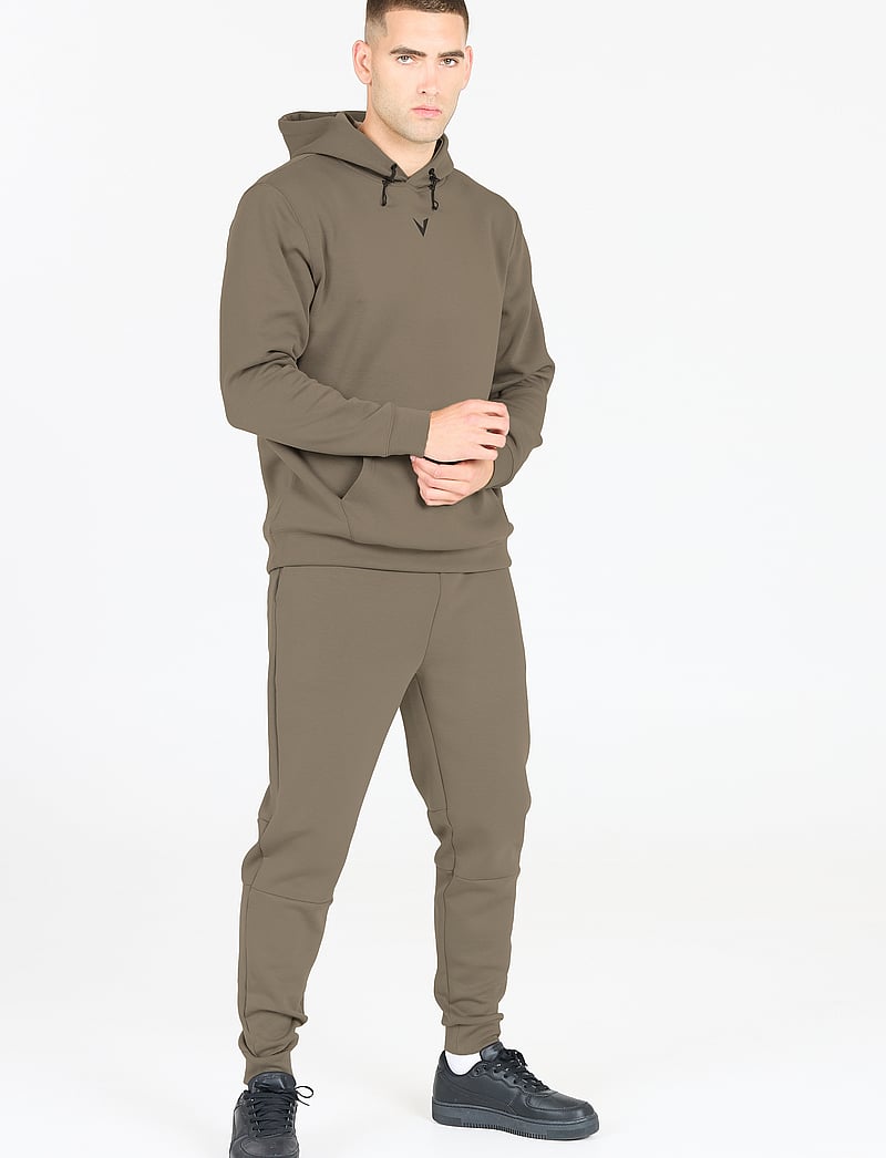 Virtus - Taro M Technical Hoody - huvtröjor - bungee cord - 4