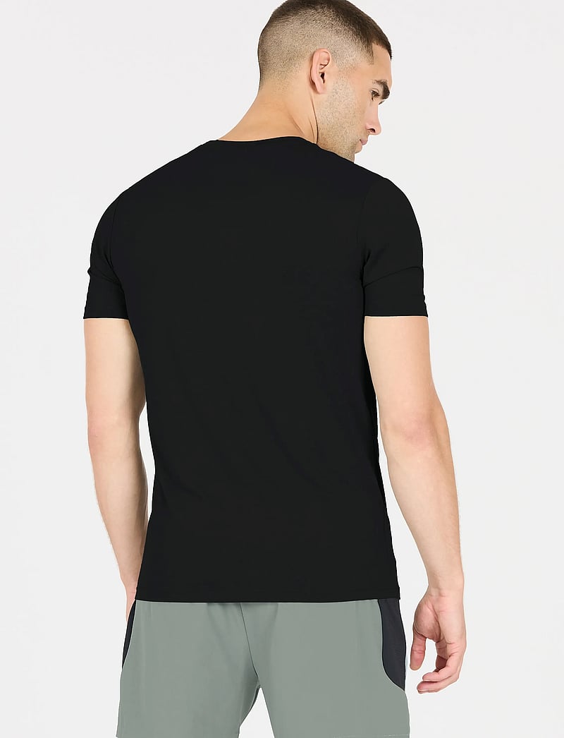 Virtus - Roger V2 M Hyperstretch S/S Tee - t-särgid - black - 5