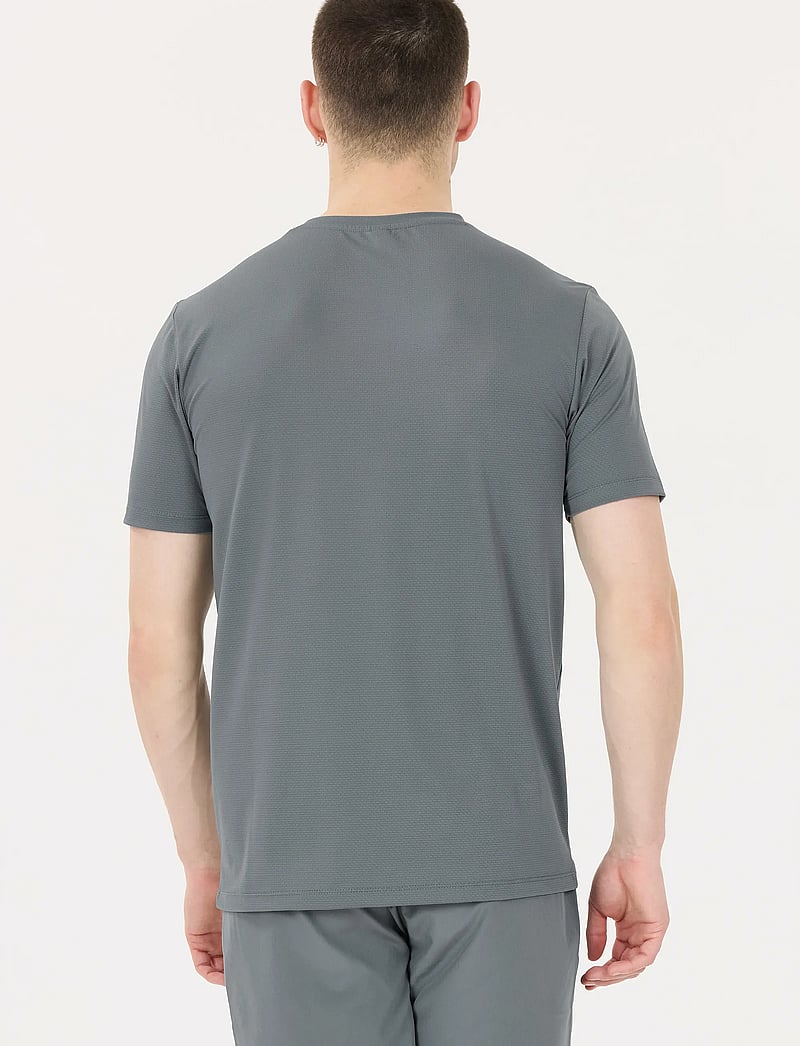 Virtus - Roger V2 M Hyperstretch S/S Tee - t-särgid - stormy weather - 5