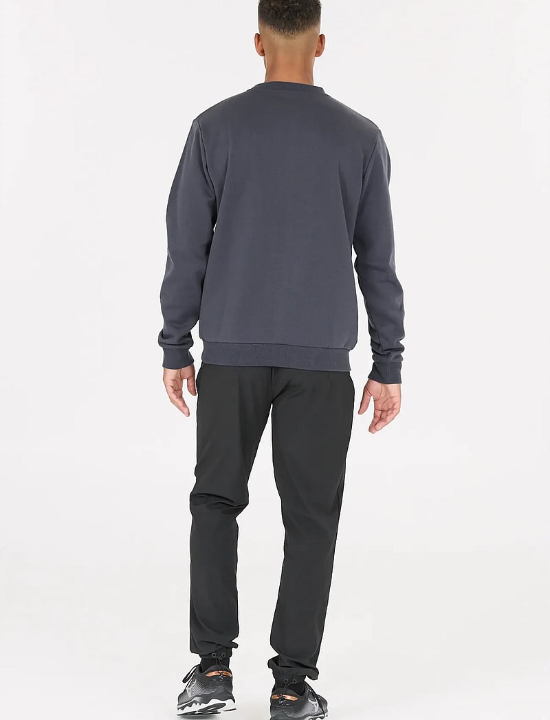 Virtus - Marten M Crew Neck - oberteile - blue nights - 3
