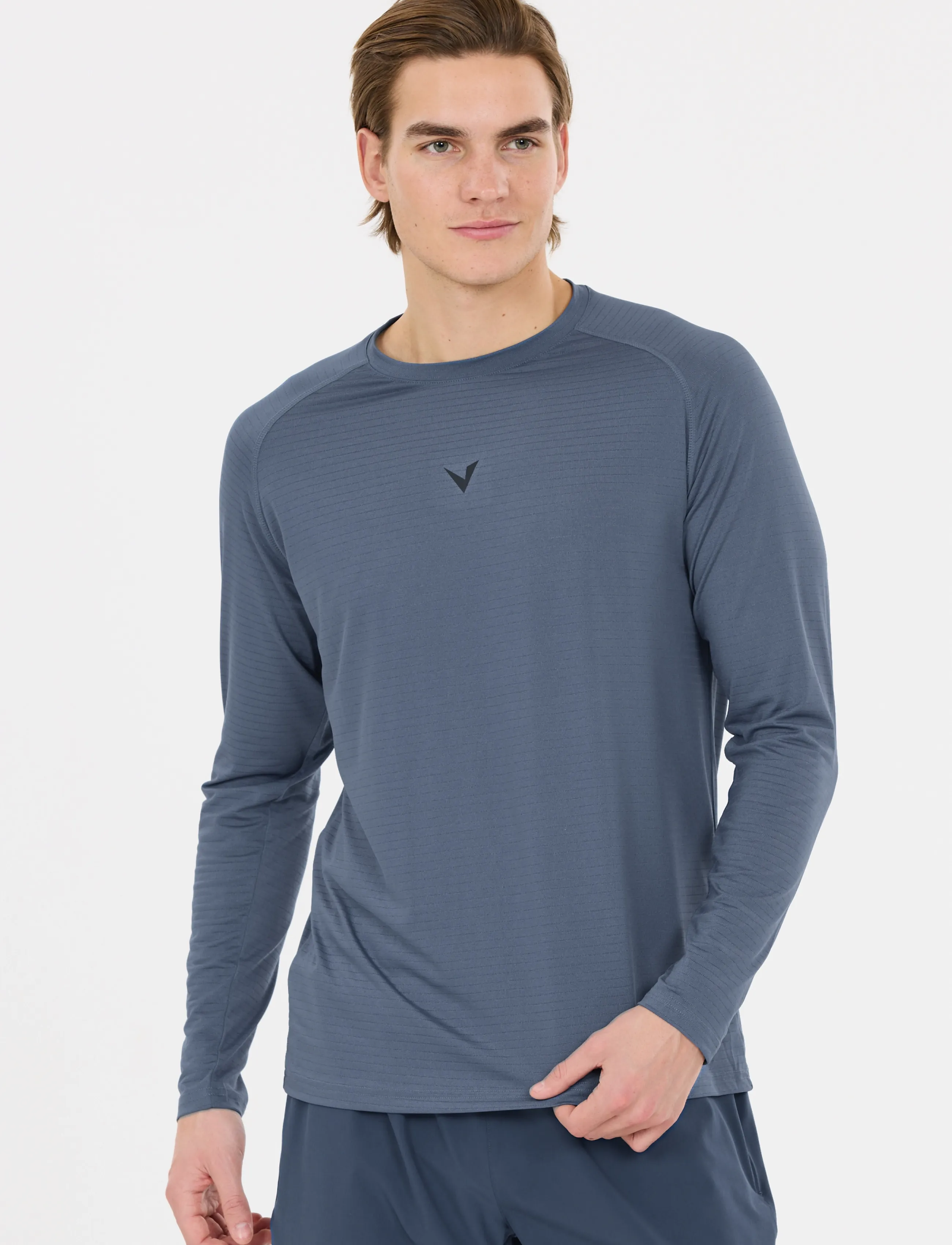 Virtus Neva M LS Tee - Long-sleeved t-shirts - SARGASSO SEA / navy