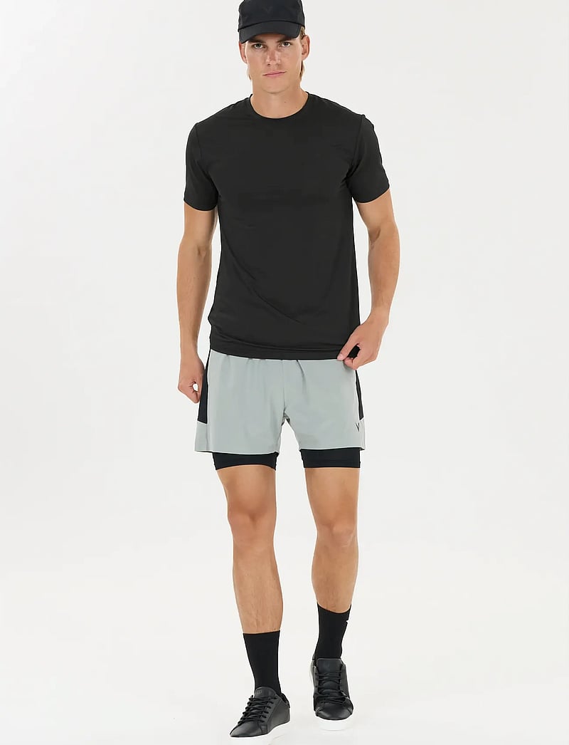 Virtus - Roger V3 M Hyperstretch S/S Tee - t-shirts - black - 3