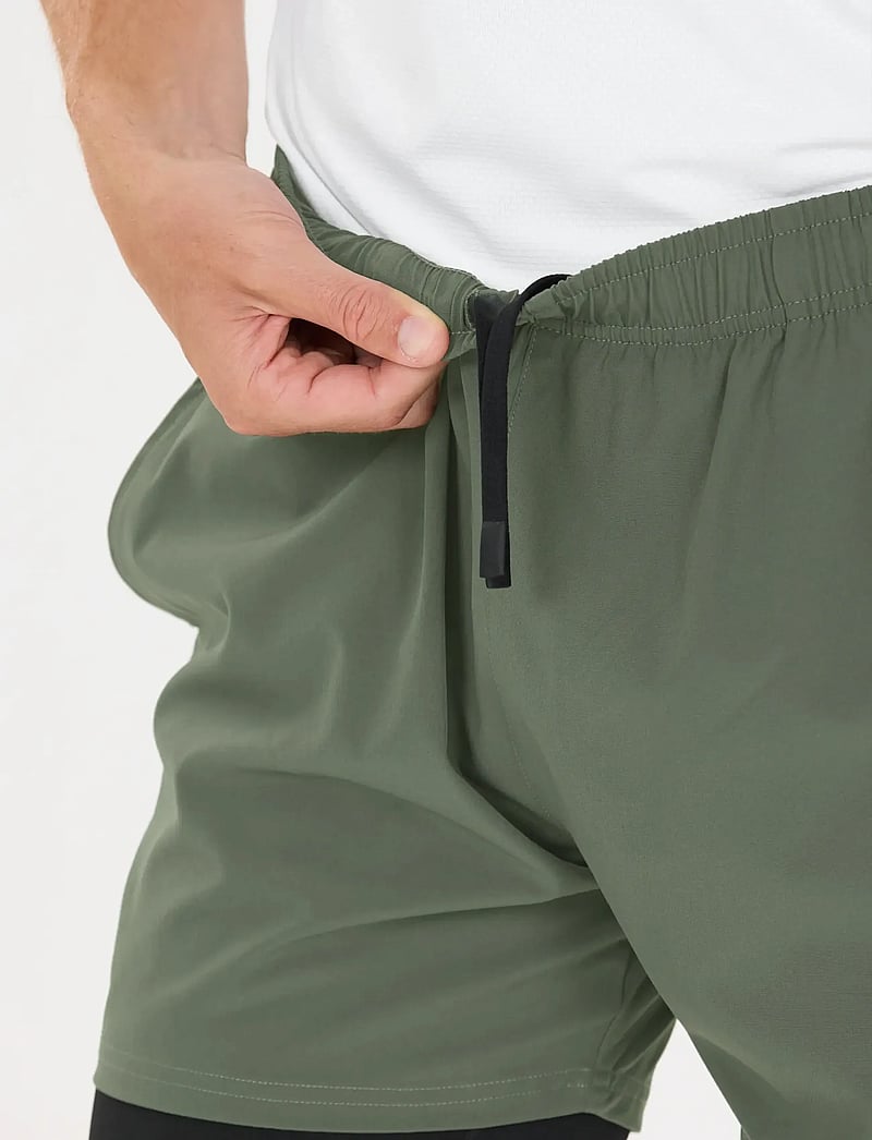 Virtus - Zayne V2 M 2-in-1 Shorts - træningsshorts - pine - 3