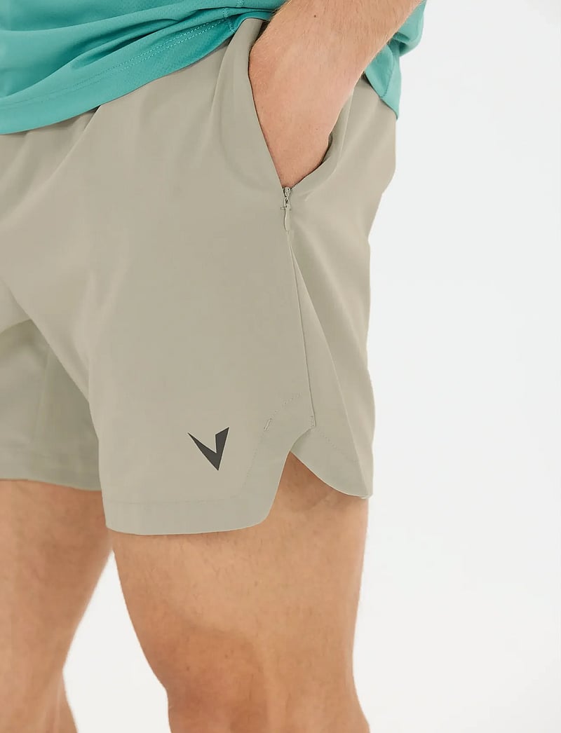 Virtus - Spier V3 M Shorts - lühikesed treeningpüksid - dried sage - 0