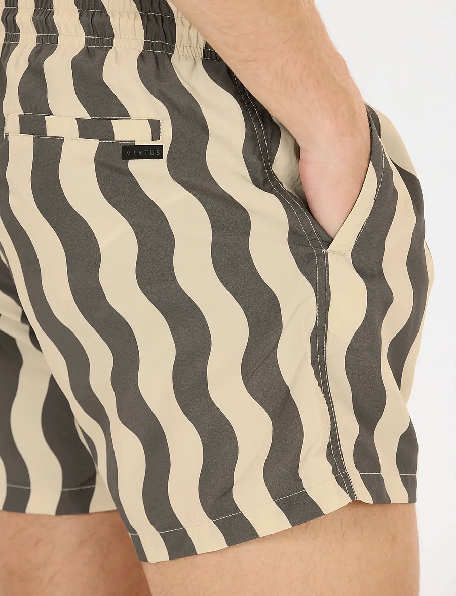 Virtus - Tana M Graphic Swim Shorts - badbyxor - print - 0