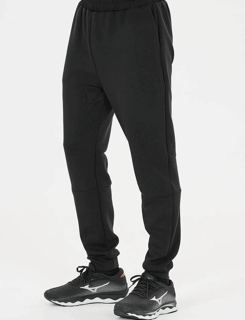 Virtus - Taro V2 M Technical Pants - sweatpants - black - 4