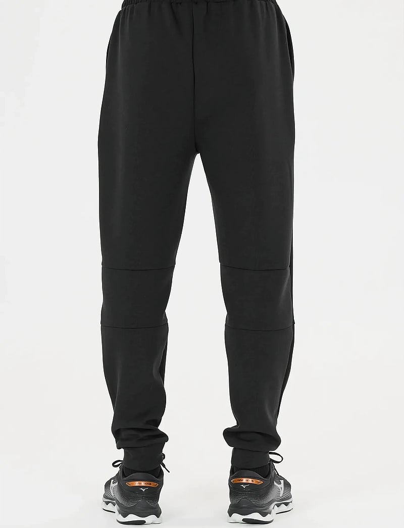 Virtus - Taro V2 M Technical Pants - sweatpants - black - 5