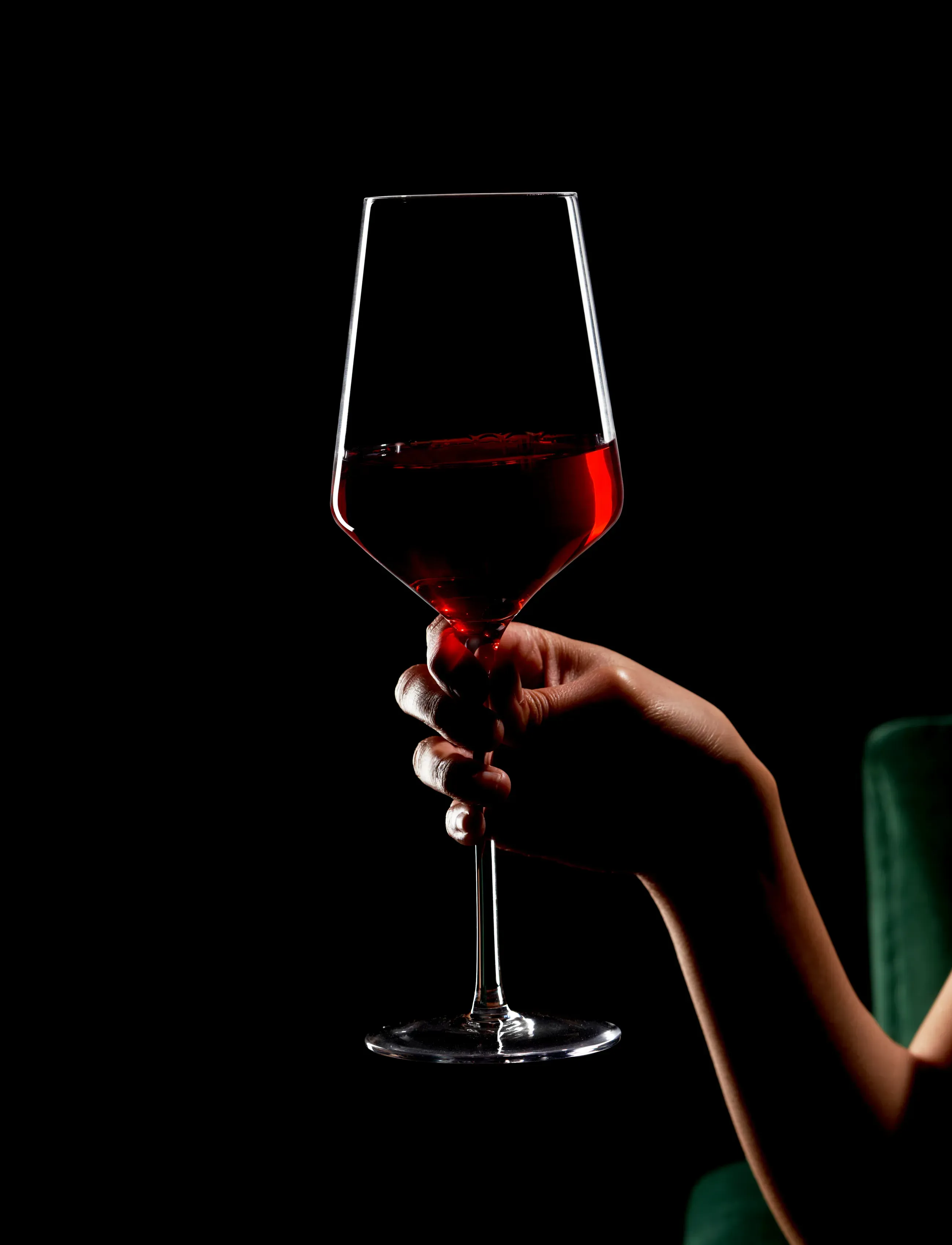 Viski - Raye Crystal Angled Bordeaux Glasses Viski® - rödvinsglas - transparent - 0