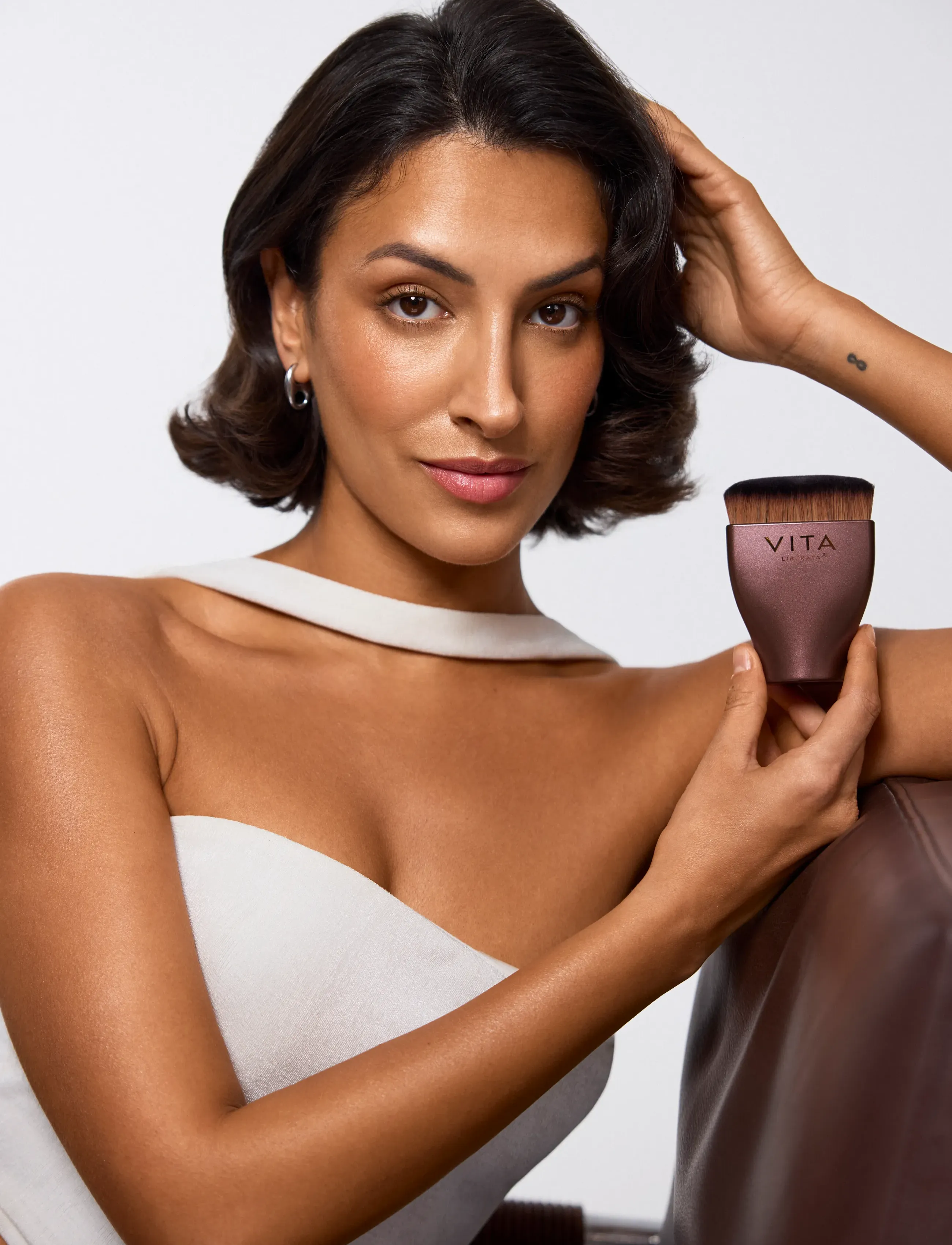 Vita Liberata - THE GIANT PYRAMID BODY BLENDING BRUSH - 1017 - 3