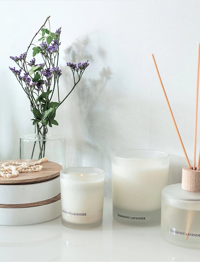 Washologi - Candle Harmony - above 500kr - white - 0