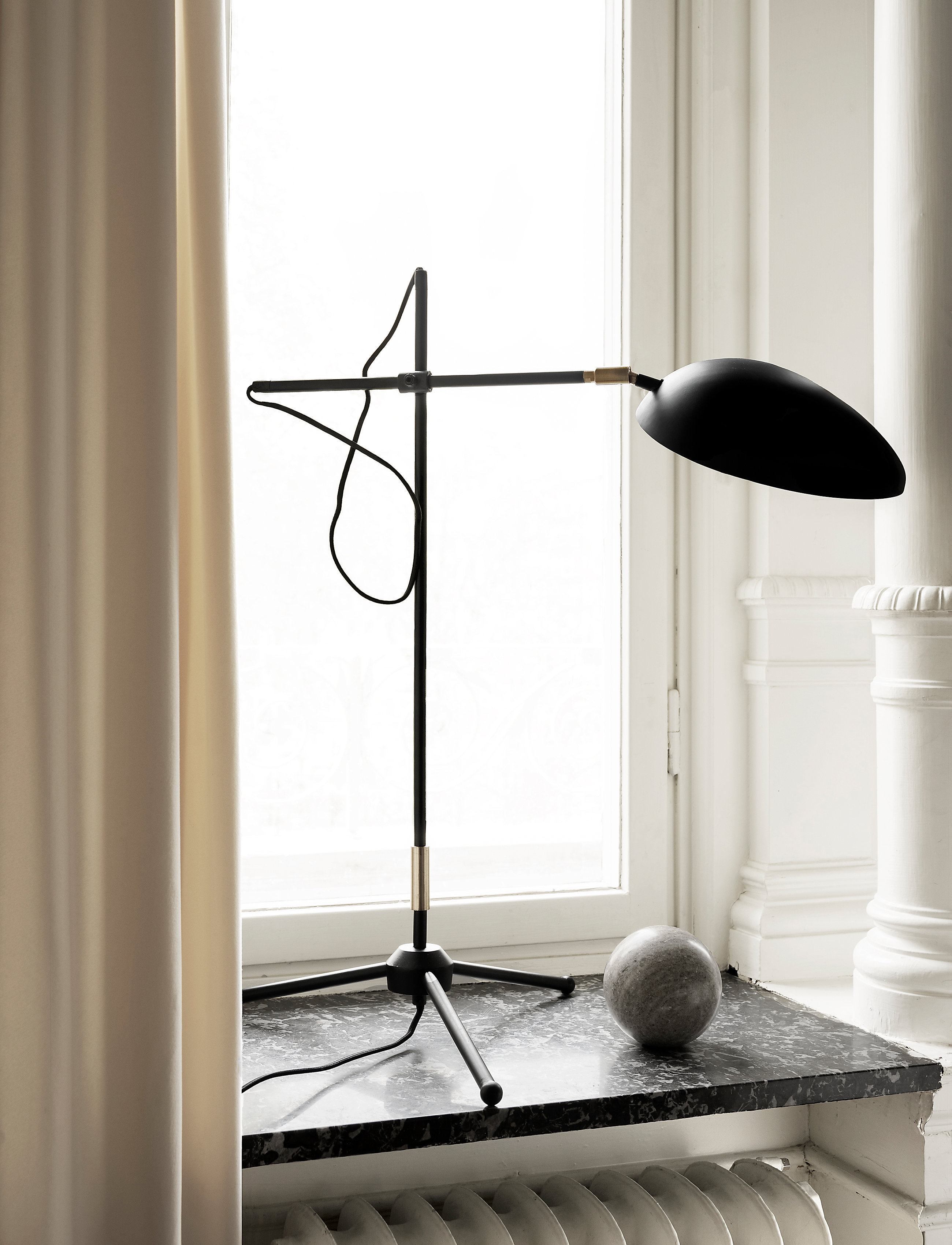 Watt & Veke - Spoon table - matt black/brass - 1