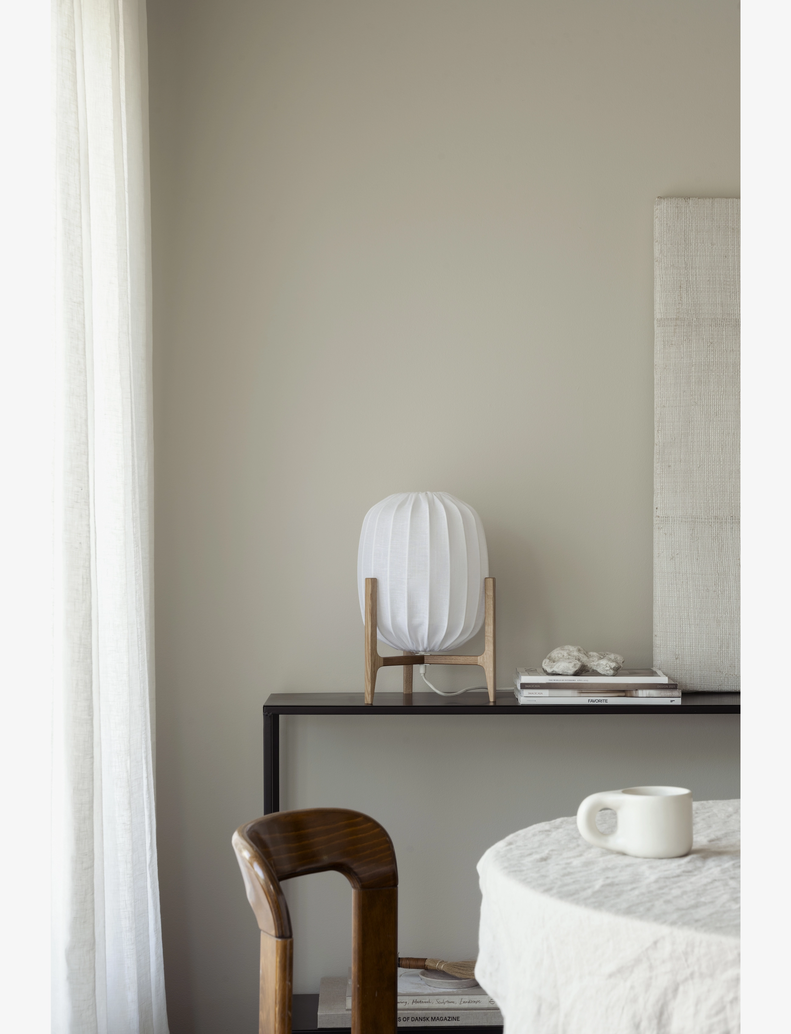 Watt & Veke - Prisma table Oak / White - schreibtisch- & tischlampen - white - 2