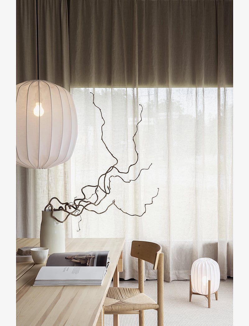 Watt & Veke - Prisma table Oak / White - schreibtisch- & tischlampen - white - 4