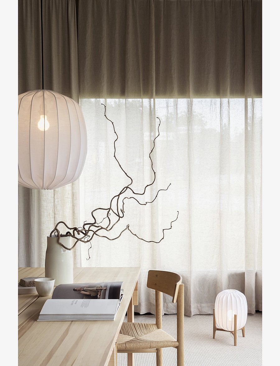 Watt & Veke - Prisma table Oak / White - schreibtisch- & tischlampen - white - 4