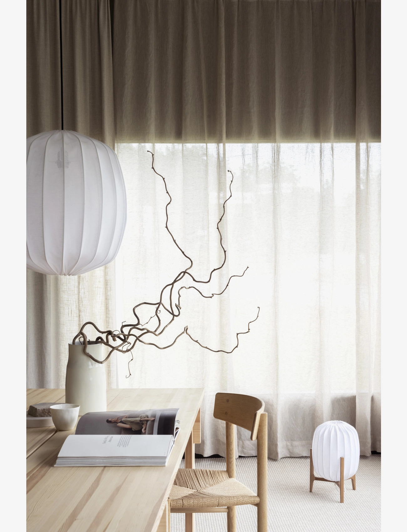 Watt & Veke - Prisma table Oak / White - schreibtisch- & tischlampen - white - 5