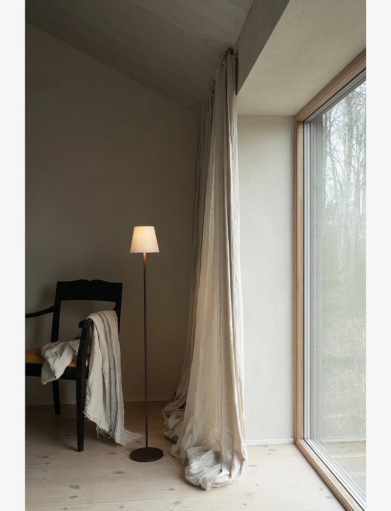 Watt & Veke - Tyra floor portable - mobile lampen - coffee - 3