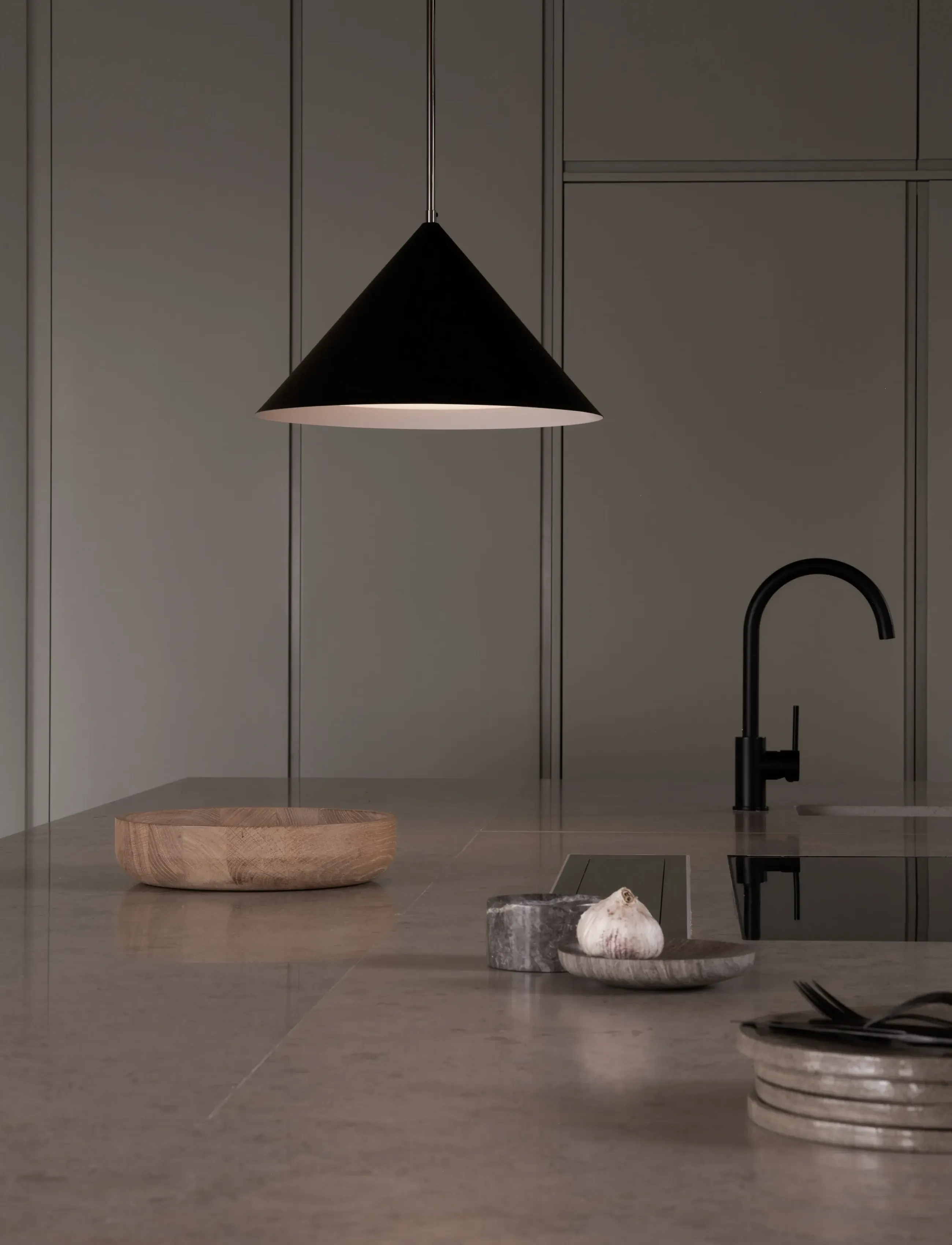 Watt & Veke - Kuro pendant 45 - pendellampen - black - 4