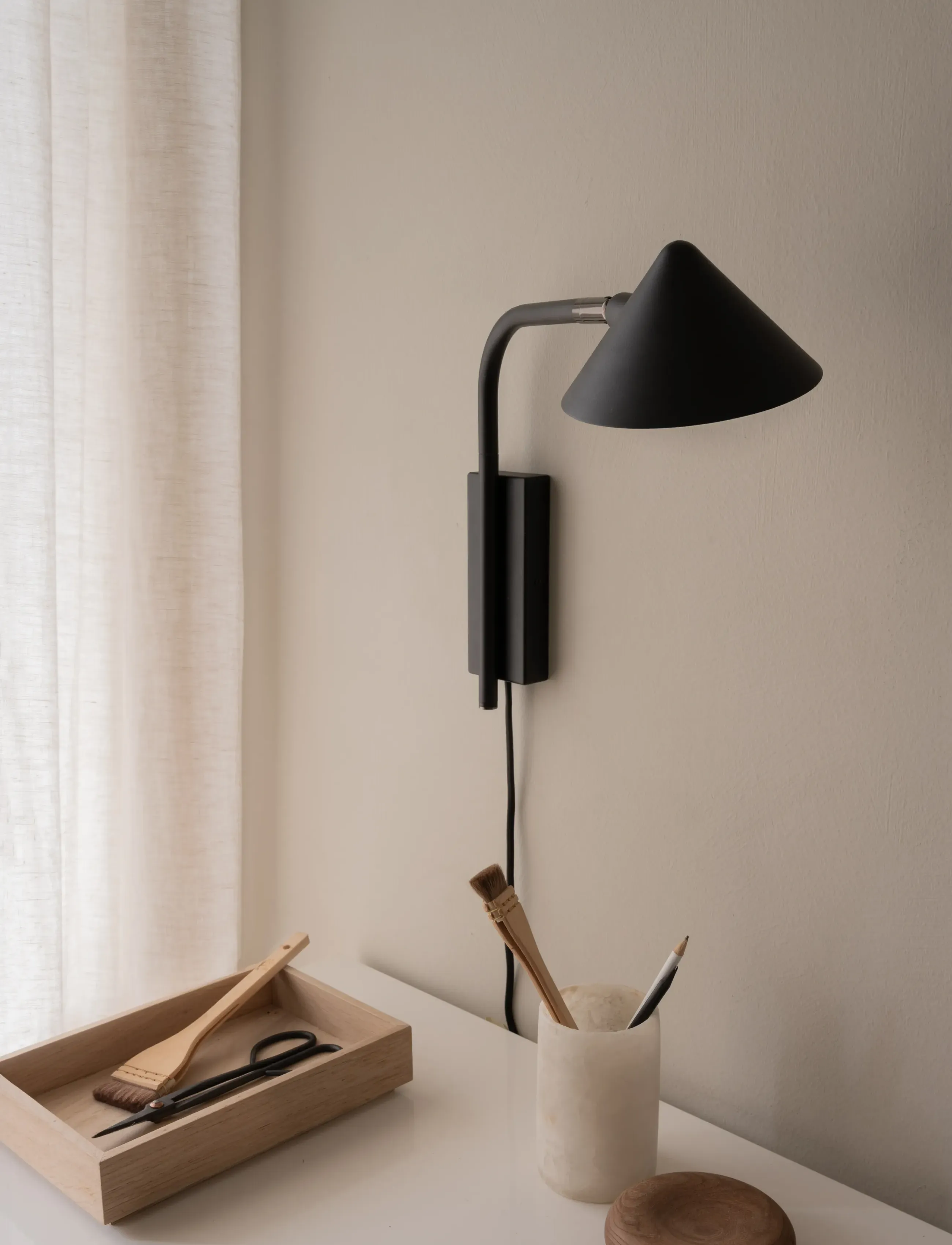 Watt & Veke Kuro Wall, H32 cm, Lamps, Schwarz - Wall Homeware