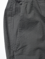 Wax London - KURT TROUSER SEERSUCKER - spodnie na co dzień - charcoal - 2