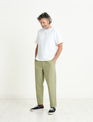 Wax London - KURT TROUSER ORGANIC COTTON TWILL - casual trousers - sage - 2