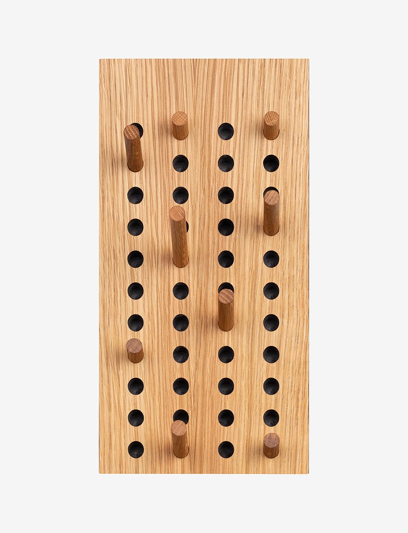 We Do Wood - Scoreboard Small, Vertical - fsc oak veneer, dots with upcycled plastic - 0
