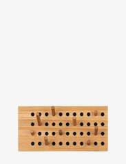 We Do Wood - Scoreboard Small, Horizontal - knagger & stativ - fsc oak veneer, dots with upcycled plastic - 0