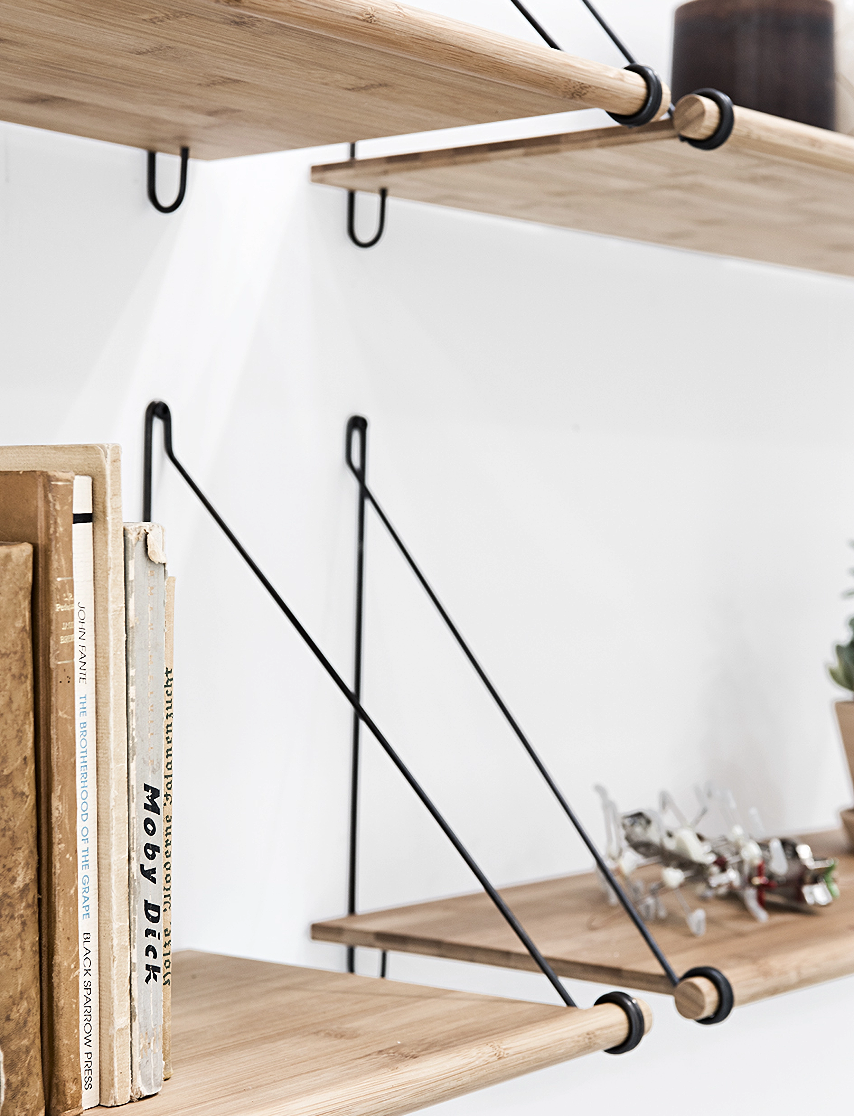 We Do Wood - Loop shelf - trender - oak black - 3