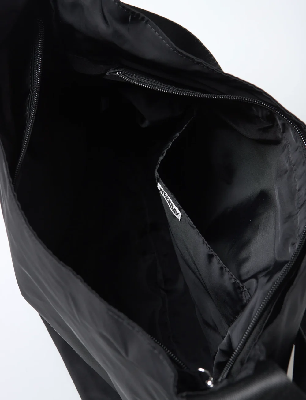 Weekday - Carry Bag - mode trends - black - 5