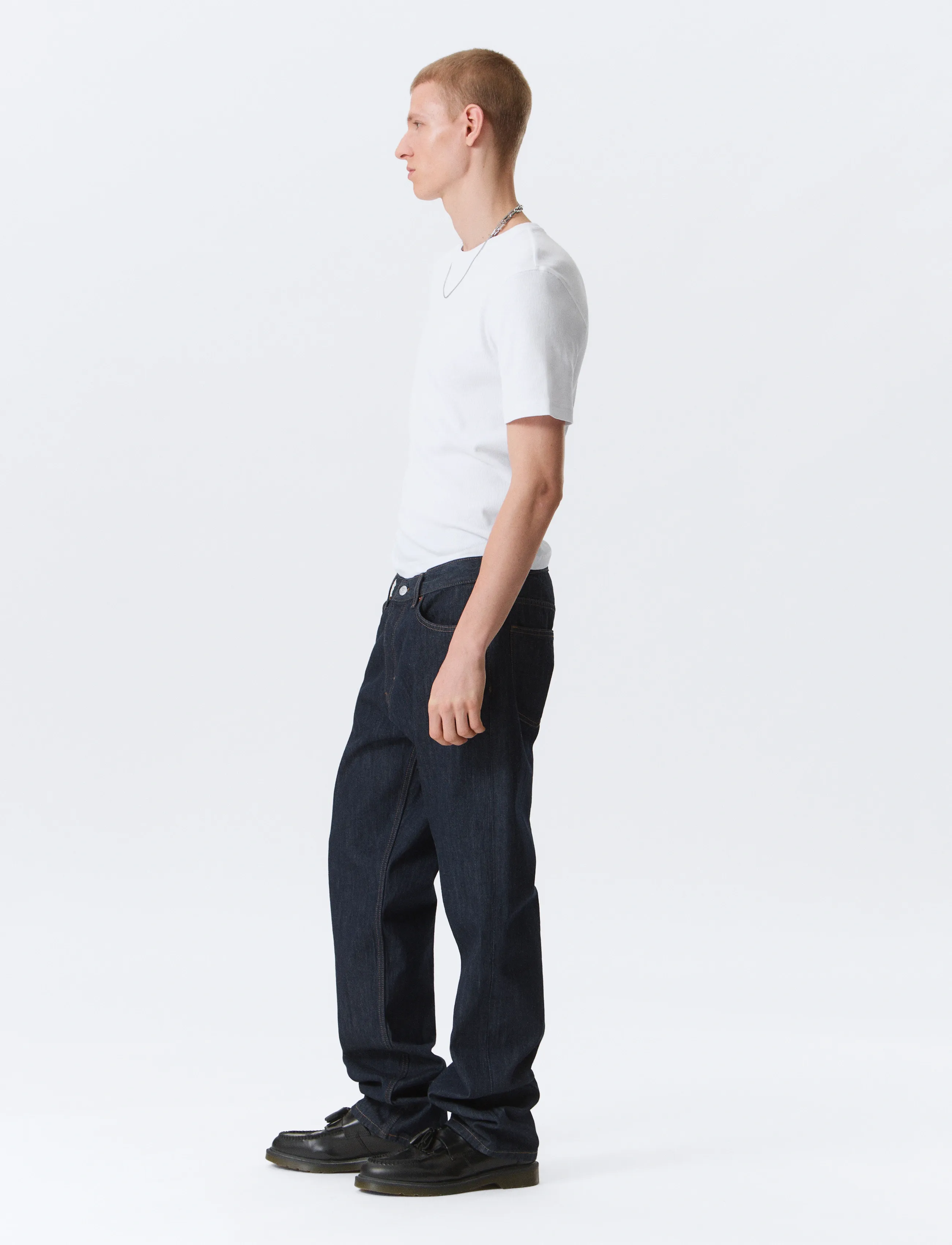 Weekday - Space Mid Rise Relaxed Straight Leg Jeans - regular jeans - blue rinse - 3