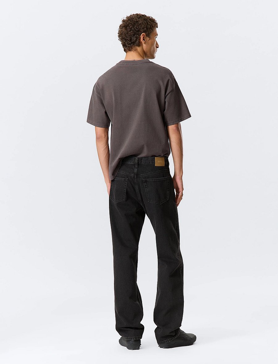 Weekday - Space Mid Rise Relaxed Straight Leg Jeans - klassikalised teksad - tuned black - 3