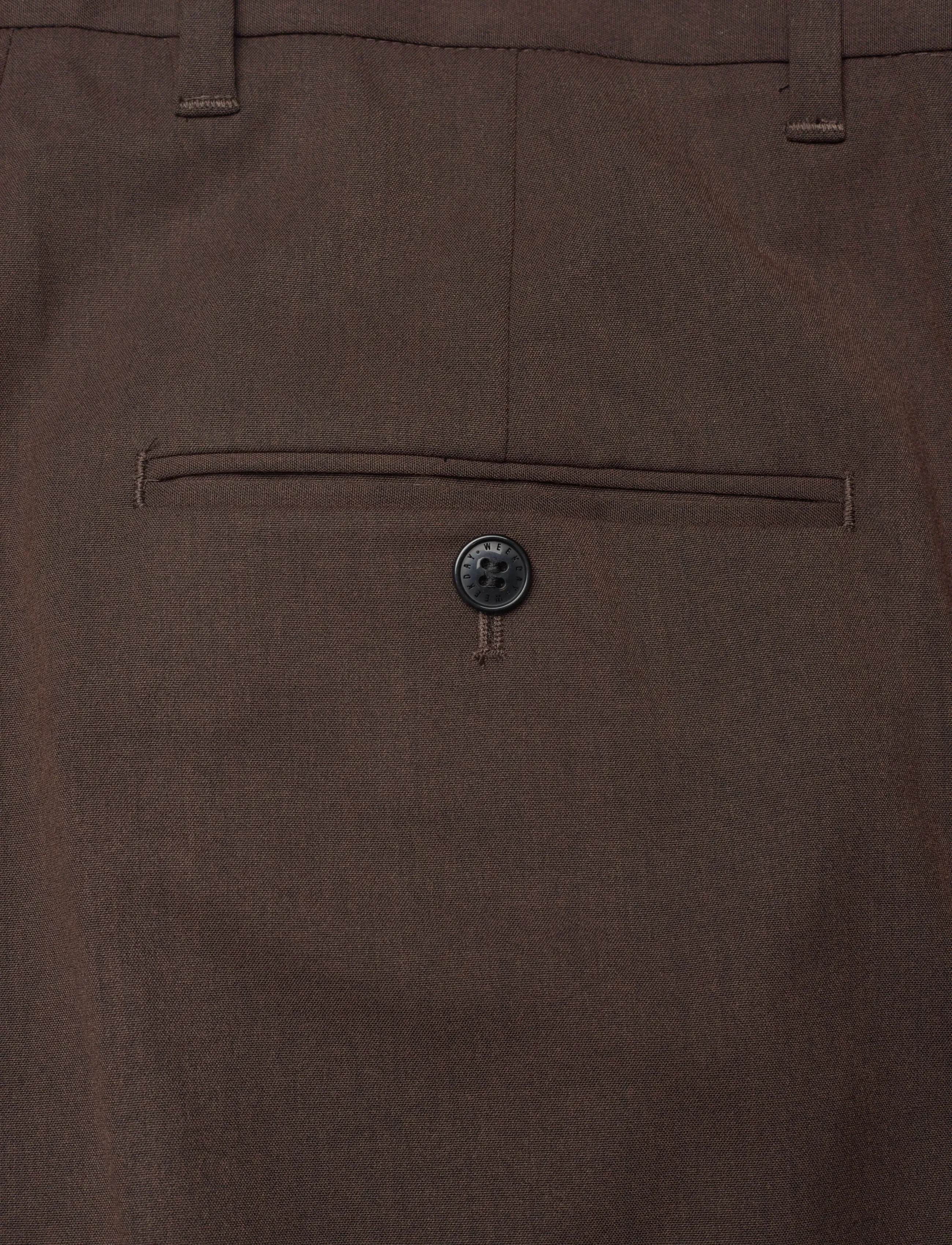 Weekday - Uno Loose Suit Trousers - kostymbyxor - brown dark - 4
