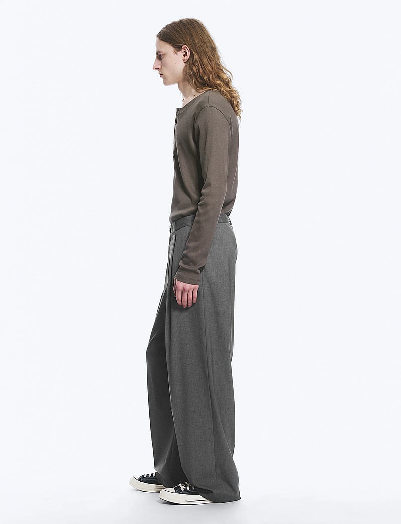 Weekday - Uno Loose Suit Trousers - od garnituru - grey melange - 3