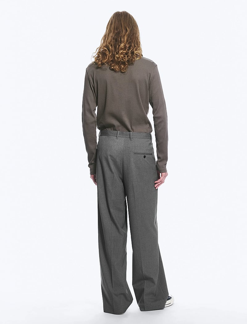 Weekday - Uno Loose Suit Trousers - od garnituru - grey melange - 4