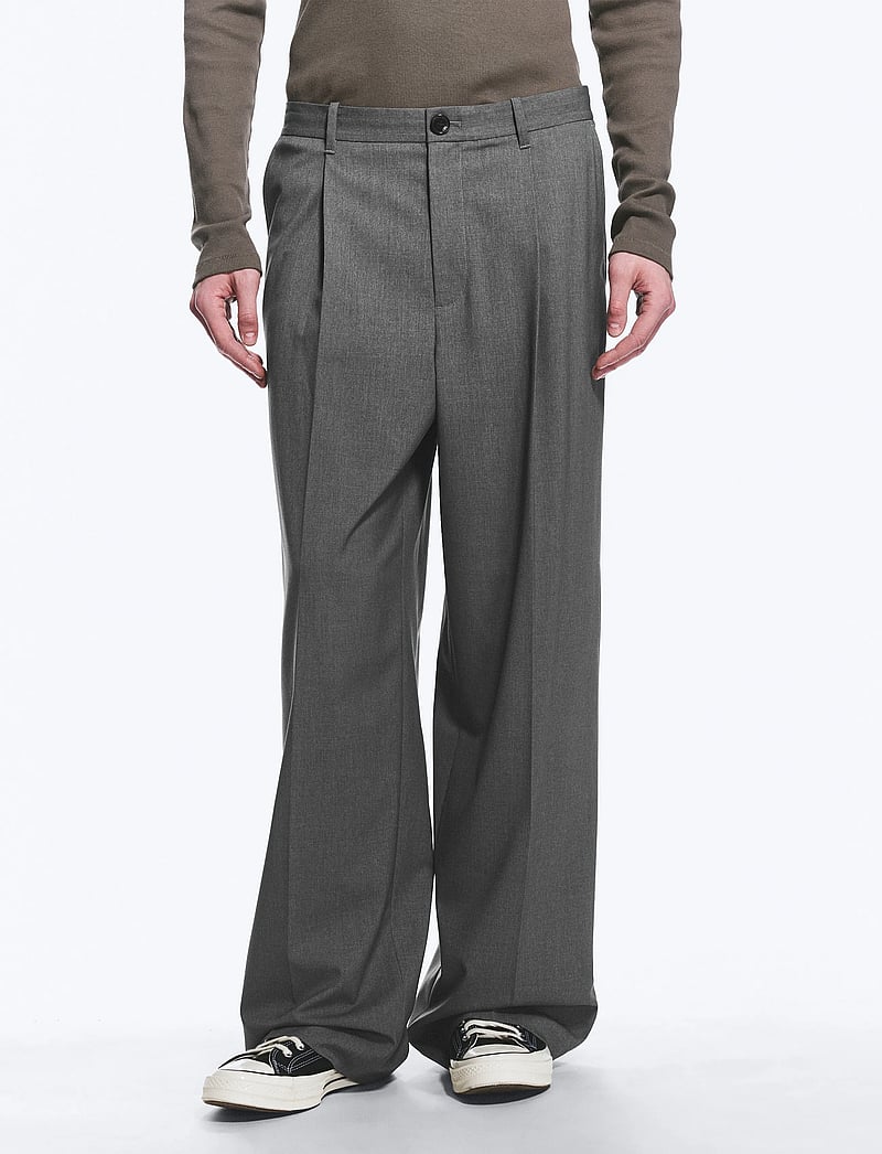 Weekday - Uno Loose Suit Trousers - od garnituru - grey melange - 5