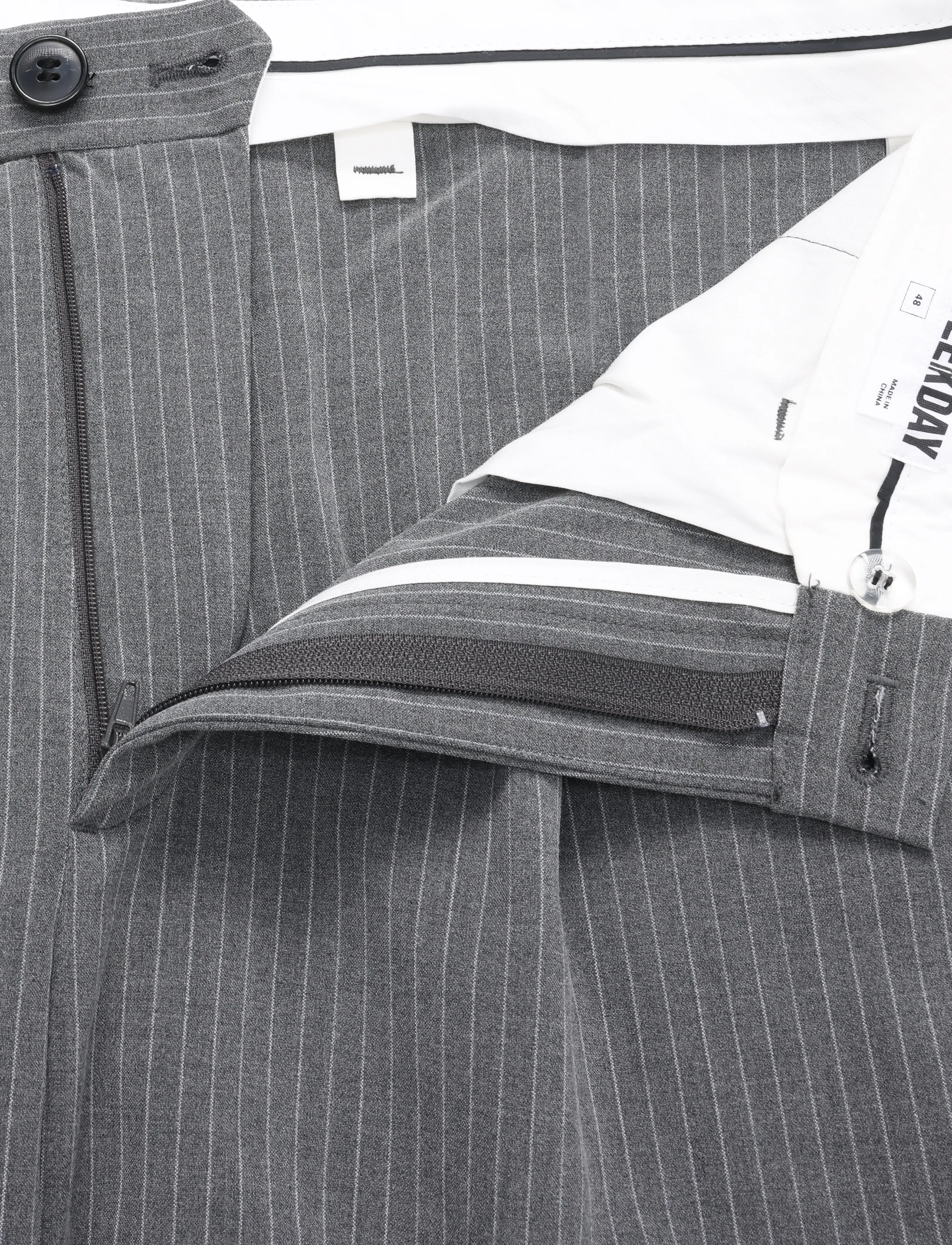 Weekday - Uno Loose Suit Trousers - Ülikonnapüksid - grey pinstripe - 2