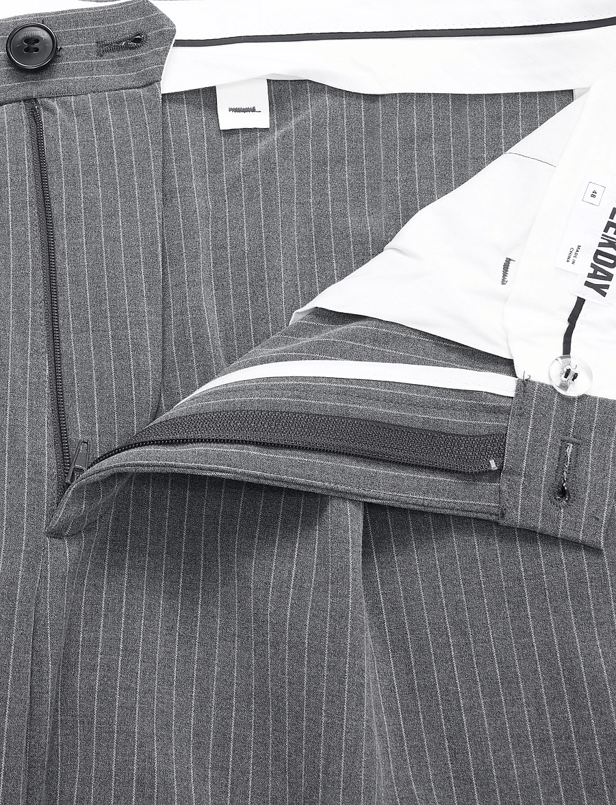 Weekday - Uno Loose Suit Trousers - kostymbyxor - grey pinstripe - 2