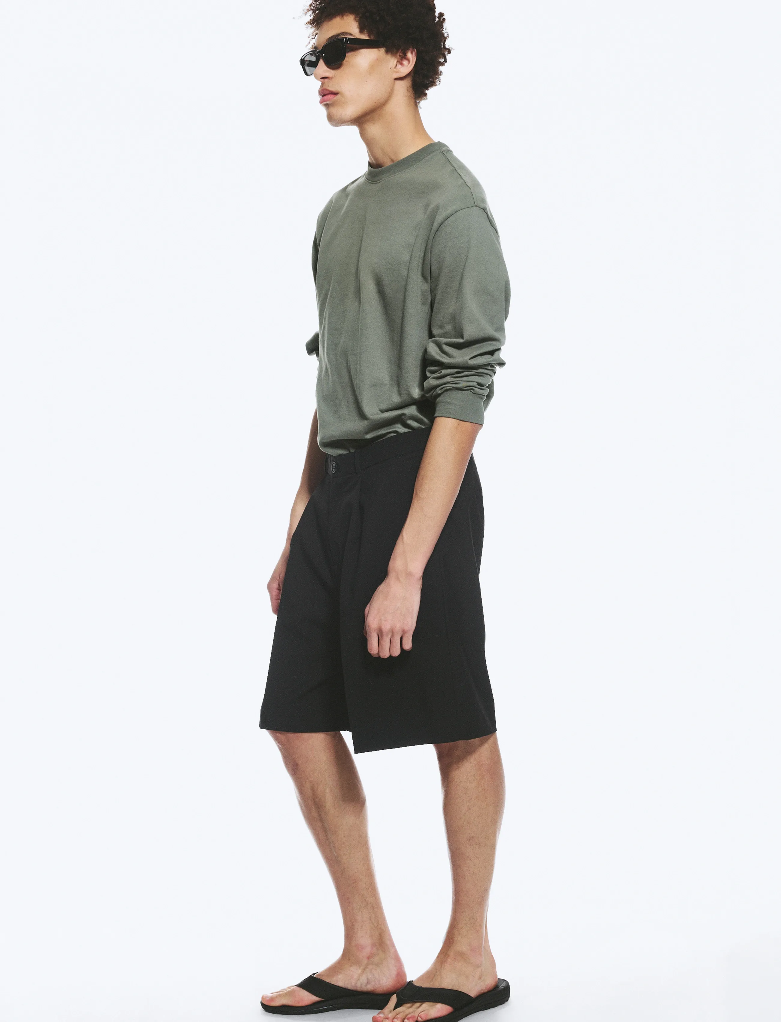Weekday - Uno Loose Suit Shorts - spodenki chinos - black dark - 3