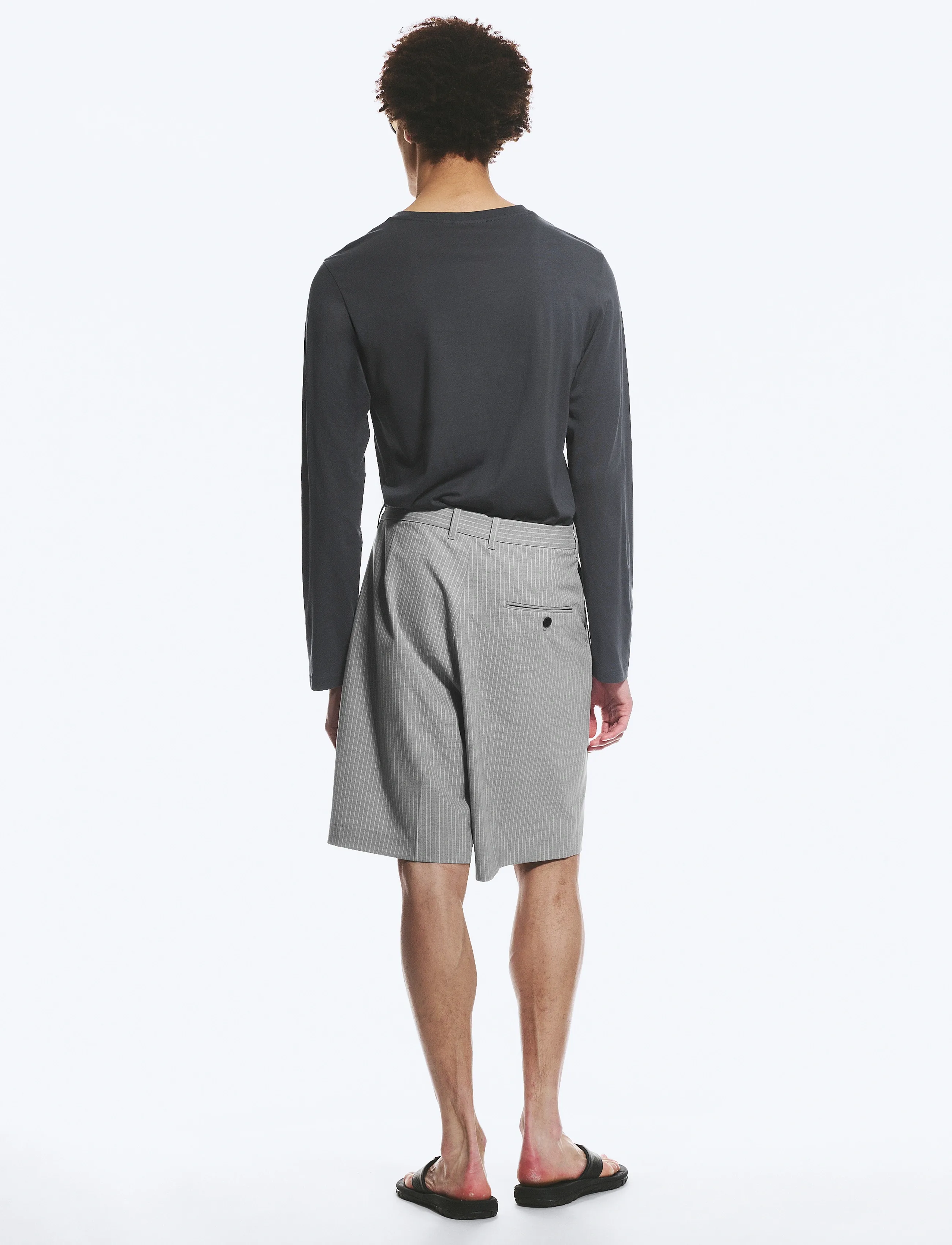 Weekday - Uno Loose Suit Shorts - spodenki chinos - grey pinstripe - 4