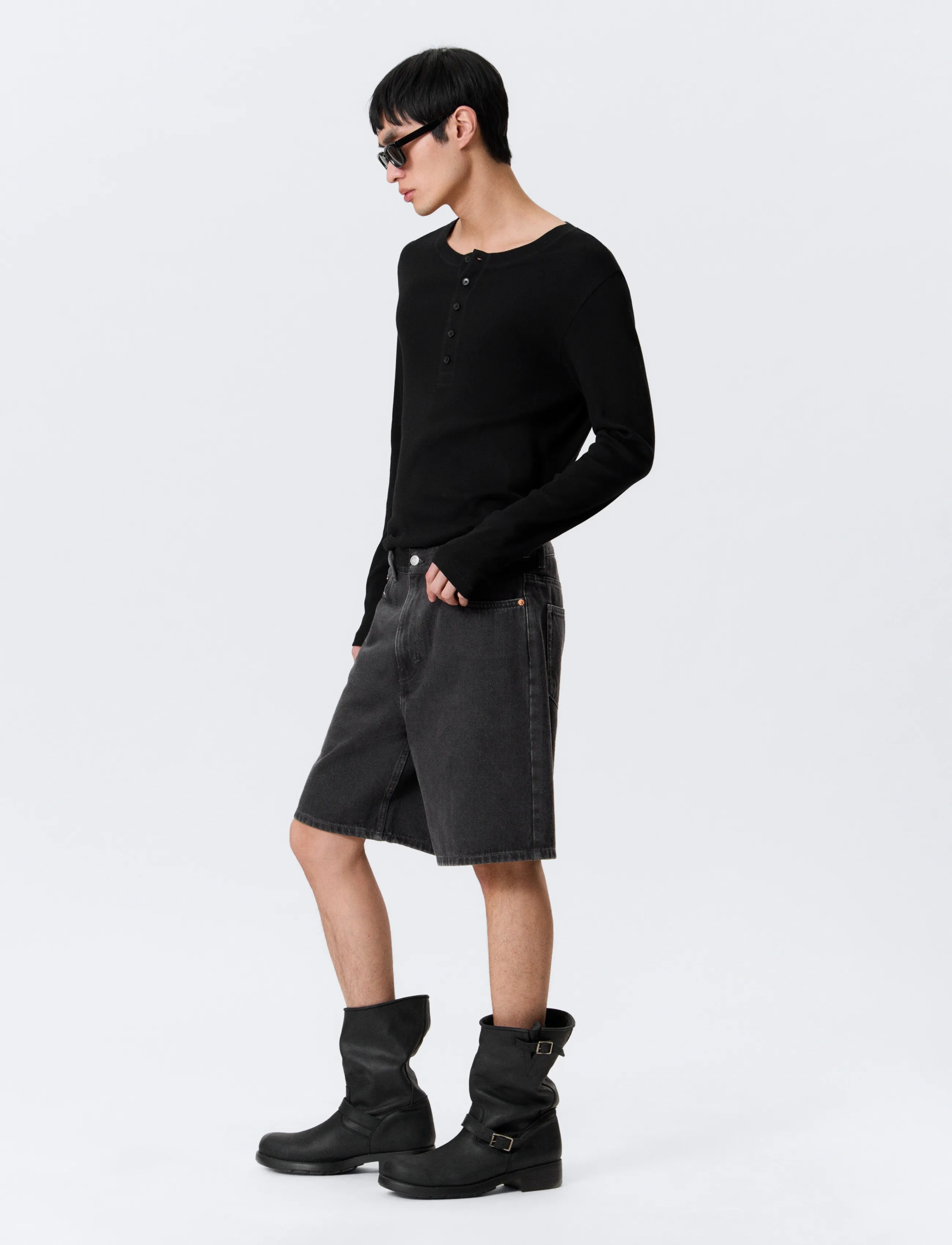 Weekday - Galaxy Mid Rise Loose Denim Shorts - jorty - tuned black - 4