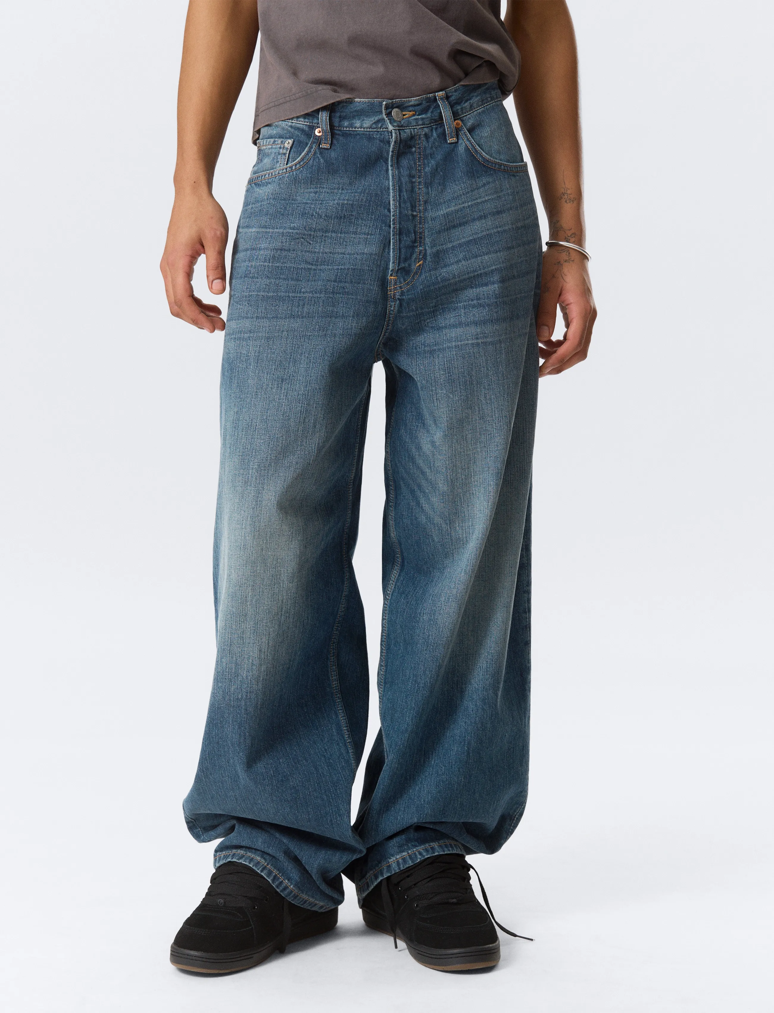 Weekday - Astro Mid Rise Loose Baggy Unisex Jeans - alt laienevad teksad - blue hymn - 3