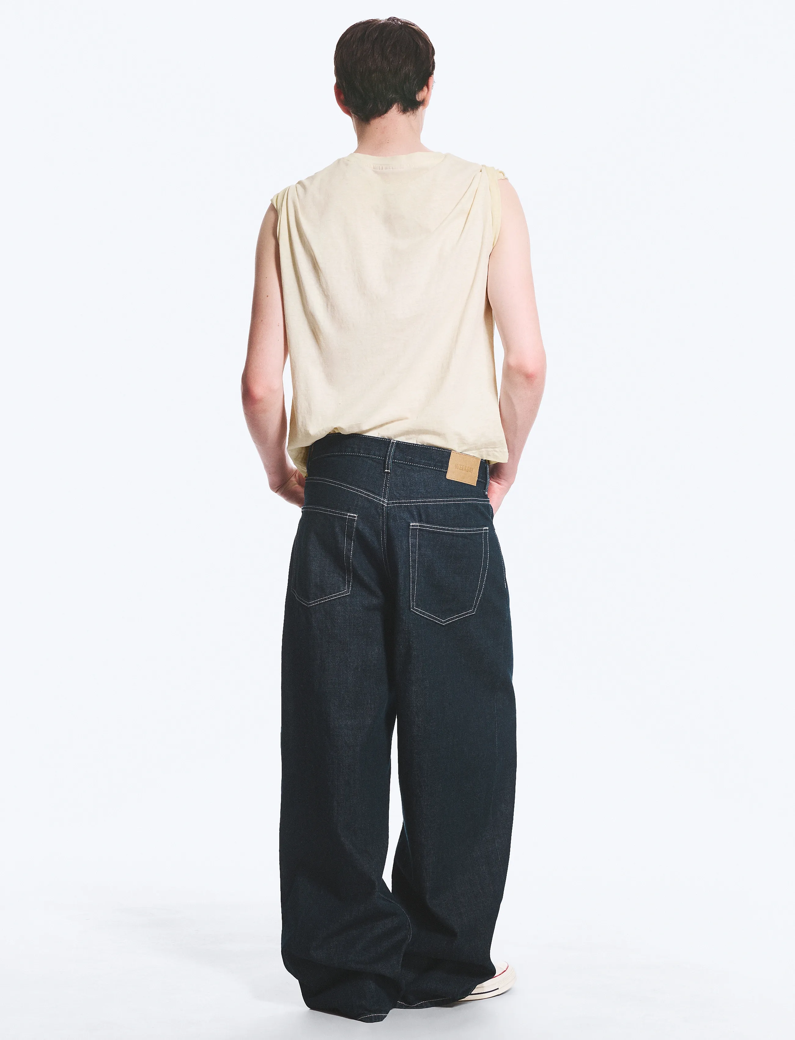 Weekday - Astro Mid Rise Loose Baggy Unisex Jeans - alt laienevad teksad - blue rinse - 4