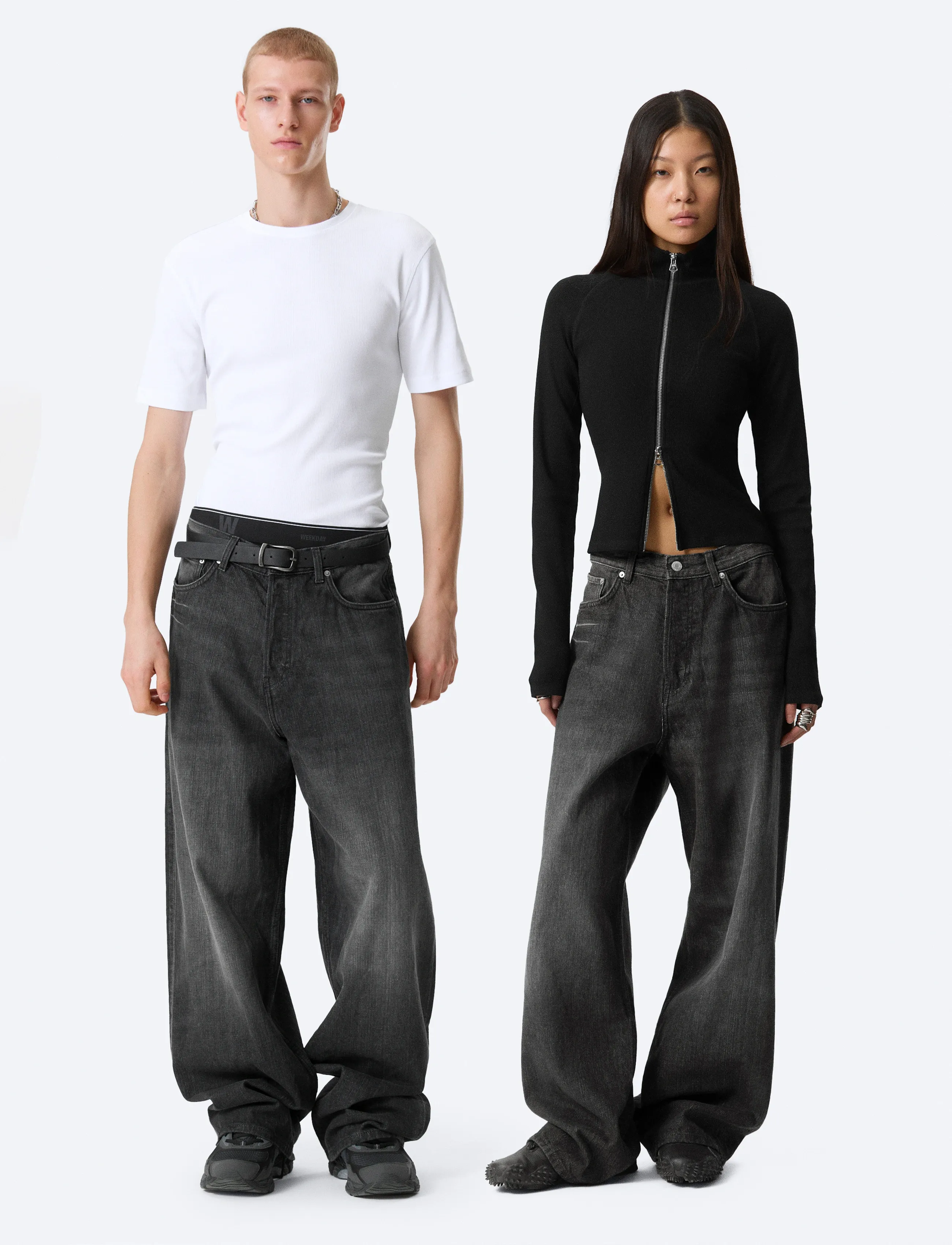 Weekday Astro Mid Rise Loose Baggy Unisex Jeans - Jeans - CHELSEA BLACK / black
