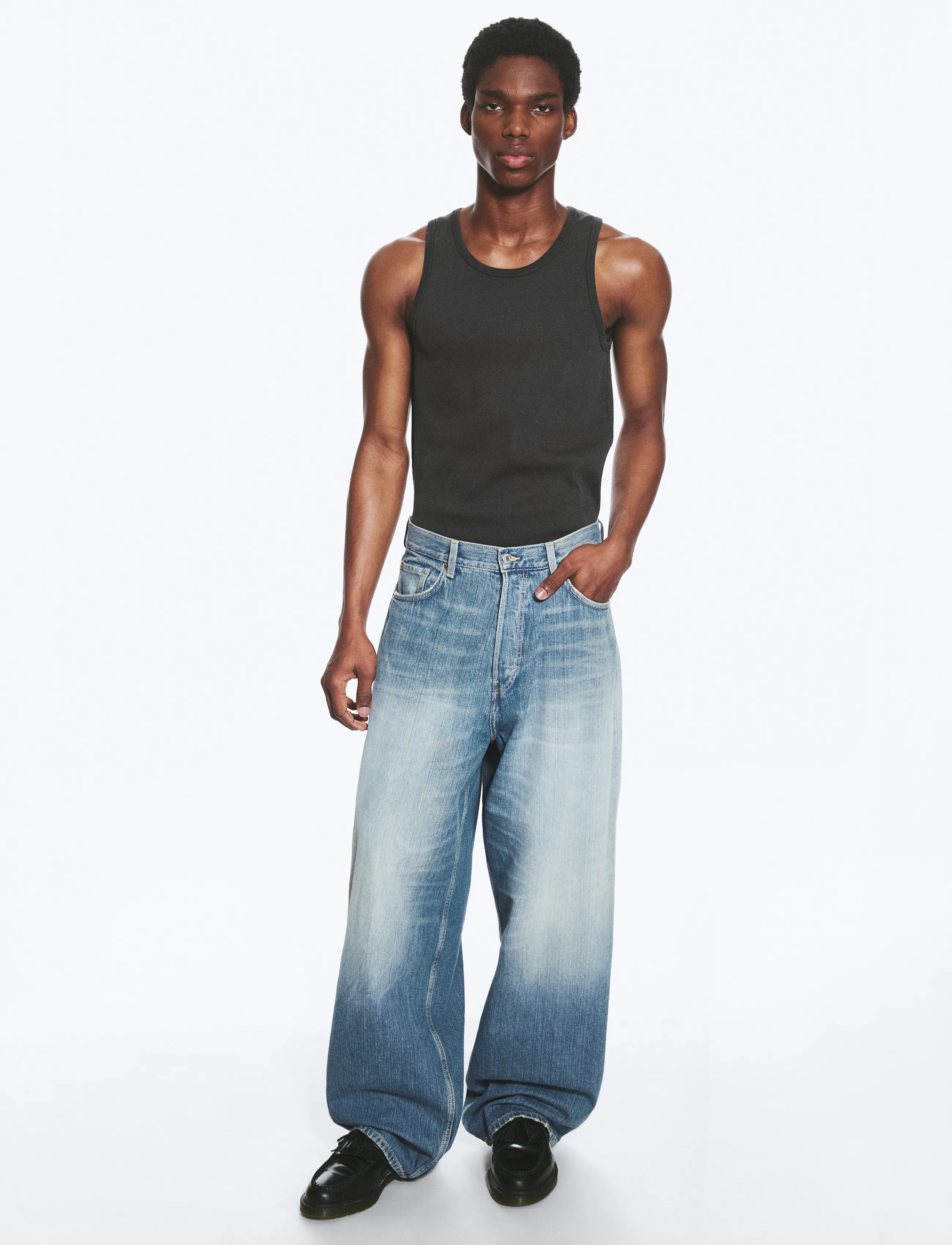 Weekday Astro Mid Rise Loose Baggy Unisex Jeans, Mænd, Mellemhøj Talje Løse Baggy Jeans, Blå, Str: 33 x 34