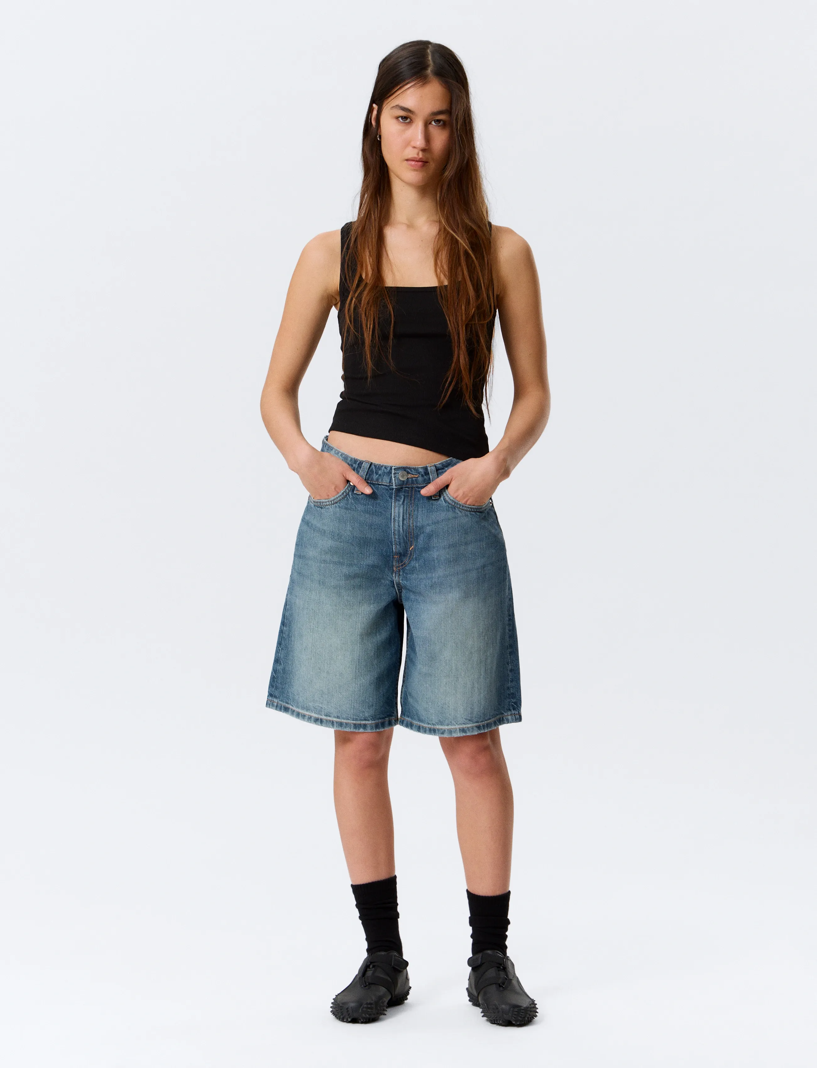 Weekday Monterey Low Rise Denim Shorts, Kvinder, Lavtaljede Denim Shorts, Blå, Str: 29