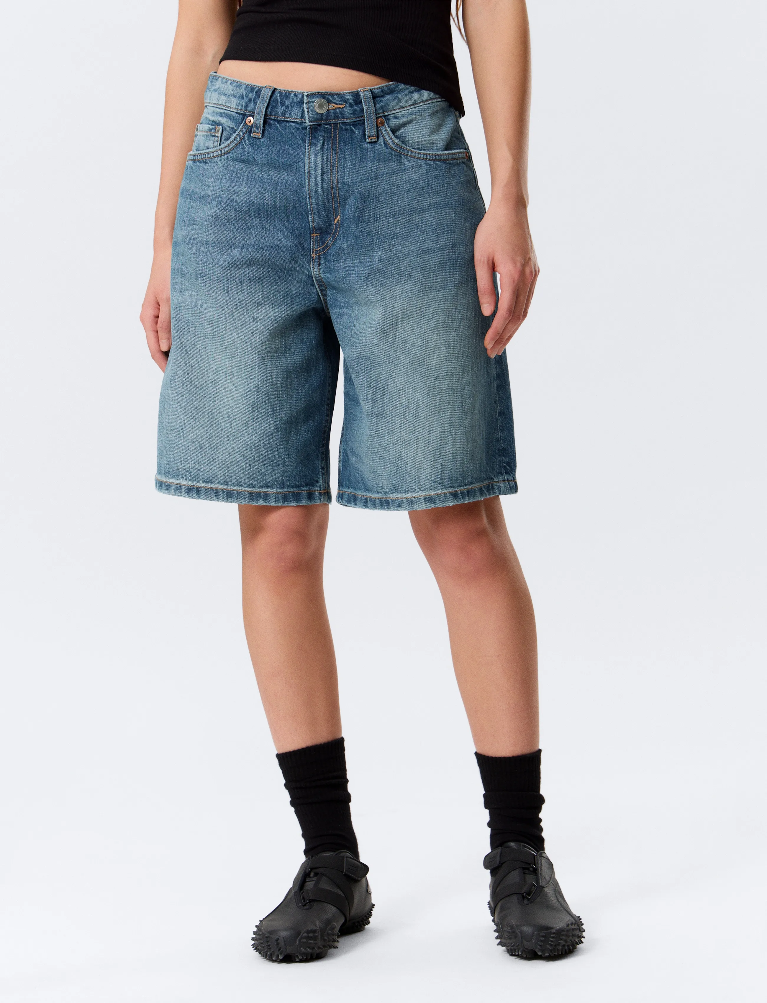 Weekday - Monterey Low Rise Denim Shorts - jorts - radio blue - 3