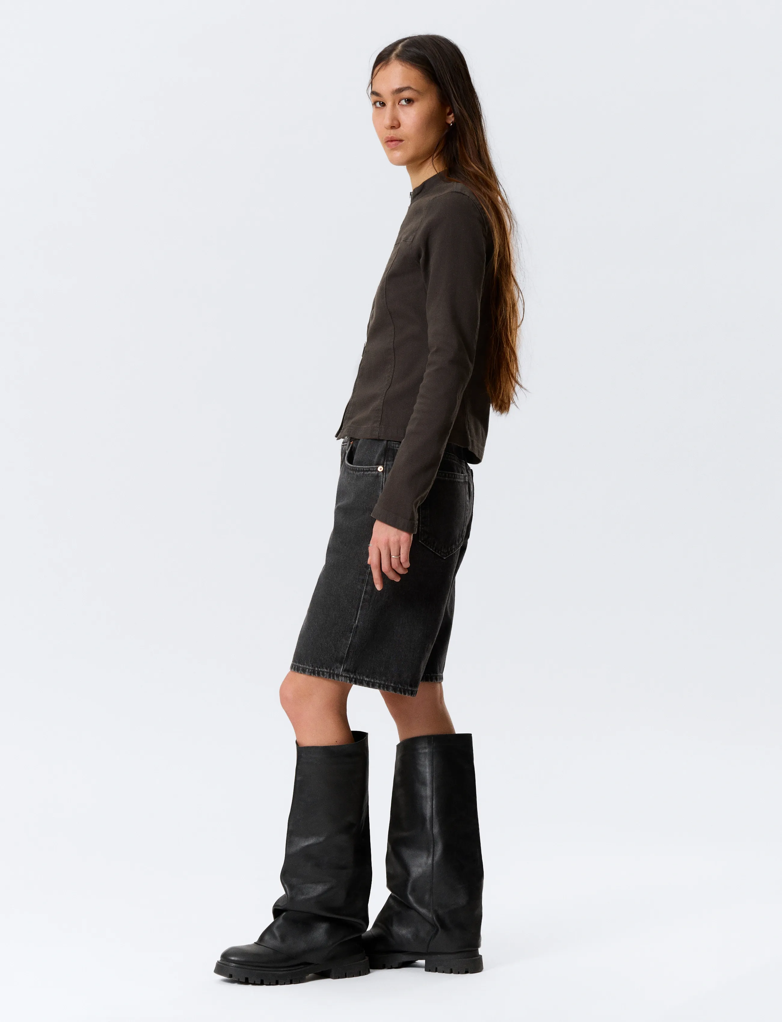 Weekday - Monterey Low Rise Denim Shorts - džinsa šorti - tuned black - 4
