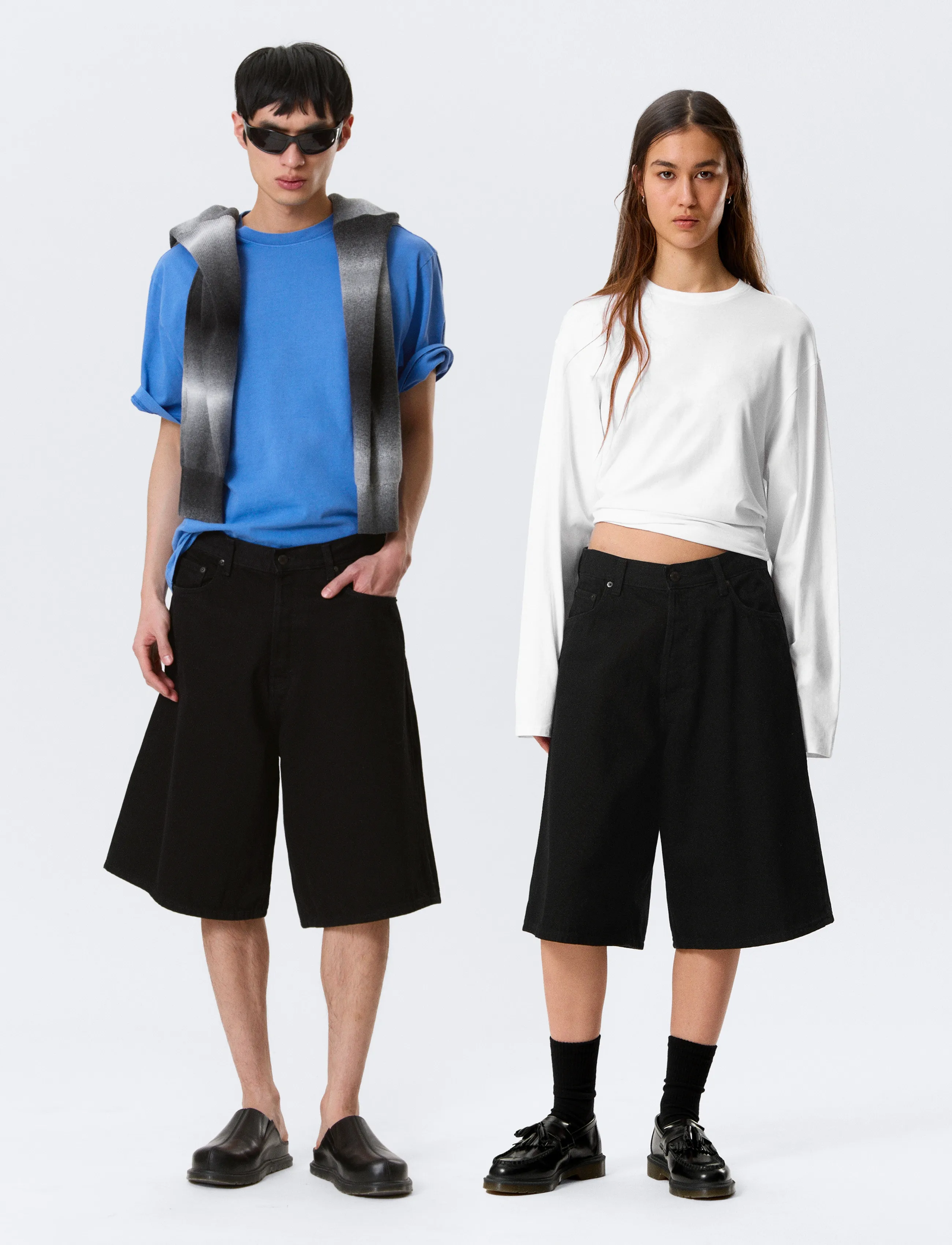 Weekday Astro Mid Rise Loose Baggy Denim Shorts - Shorts - BLACK RINSE / black