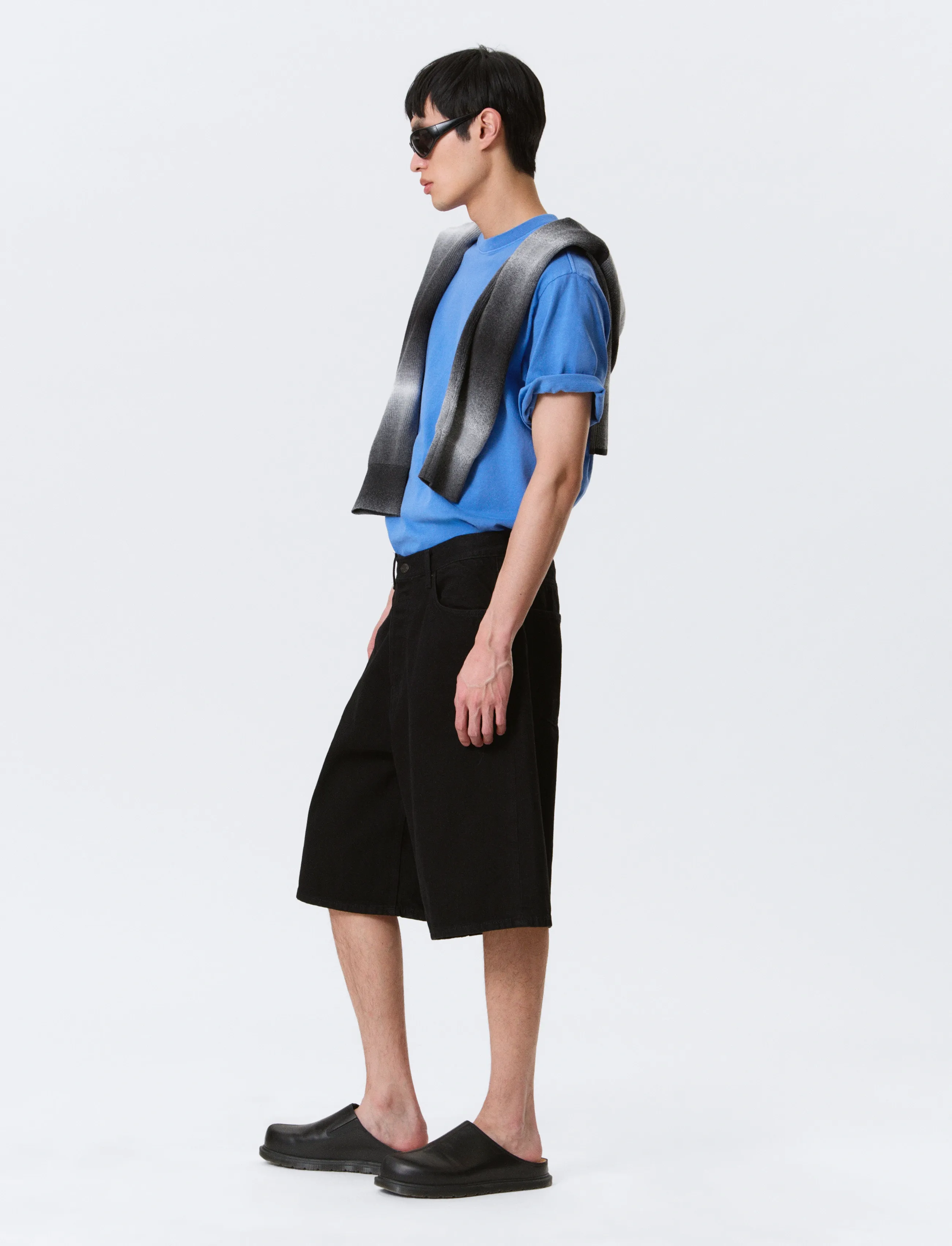 Weekday - Astro Mid Rise Loose Baggy Denim Shorts - jorts - black rinse - 4