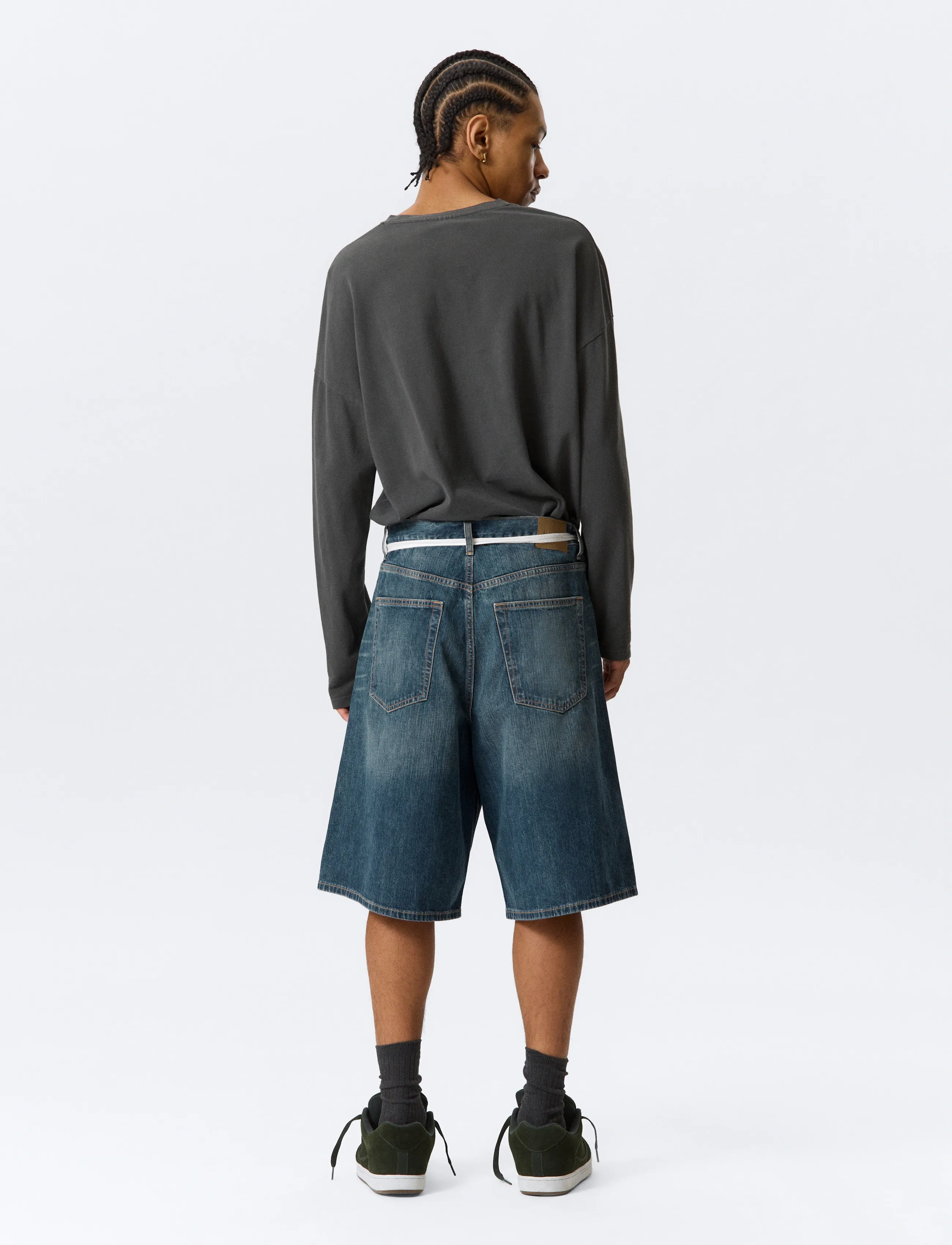 Weekday - Astro Mid Rise Loose Baggy Denim Shorts - jorts - blue hymn - 5