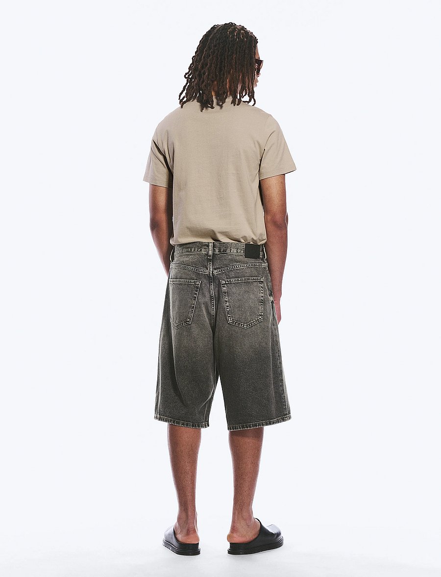 Weekday - Astro Mid Rise Loose Baggy Denim Shorts - jorts - redondo black - 4